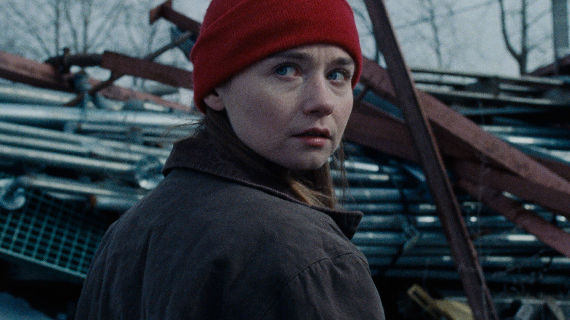 „Hõige“ – karge visuaaliga coming-of-age keset vanametalli kokkuostupunkte